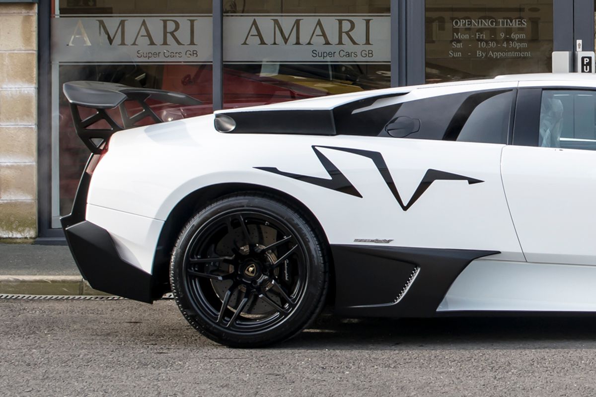 LAMBORGHINI Murcielago LP670-4 SV Superveloce