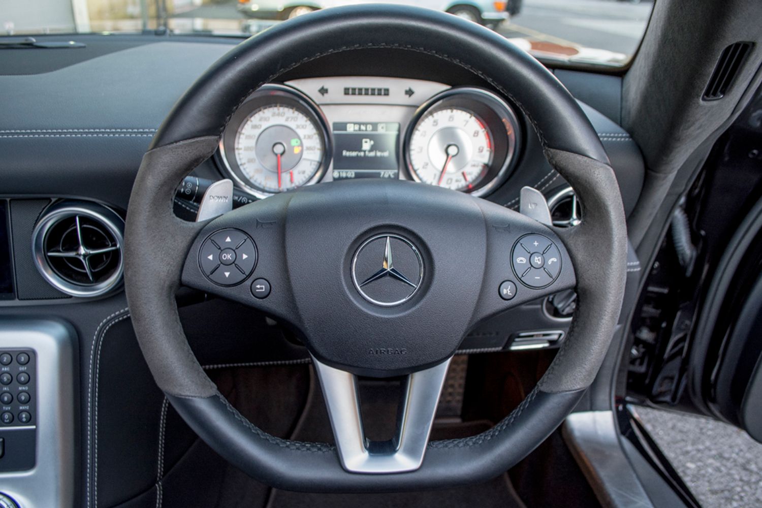 MERCEDES-BENZ SLS AMG ROADSTER SLS 63 Auto