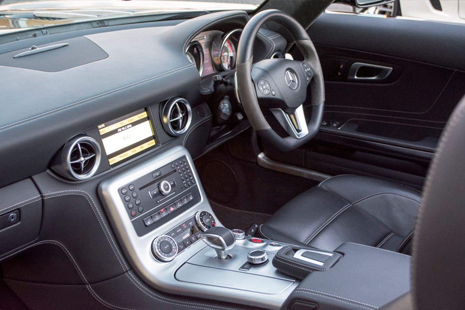 MERCEDES-BENZ SLS AMG ROADSTER SLS 63 Auto
