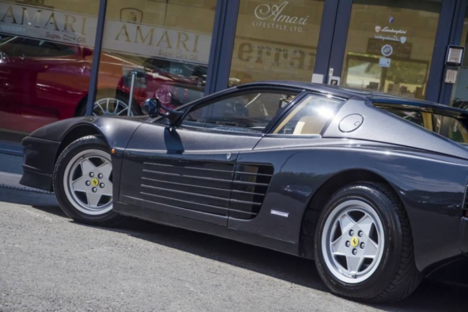 FERRARI TESTAROSSA COUPE 2dr