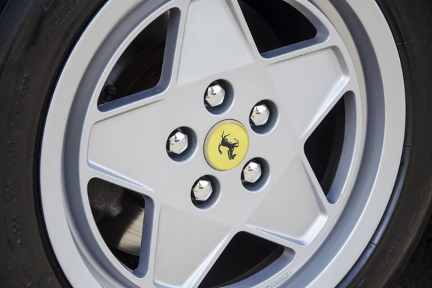 FERRARI TESTAROSSA COUPE 2dr