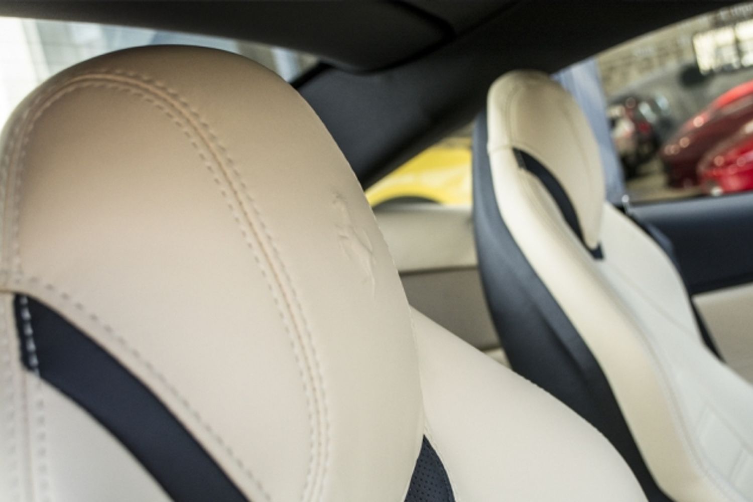 FERRARI CALIFORNIA CONVERTIBLE T Auto [HELE]