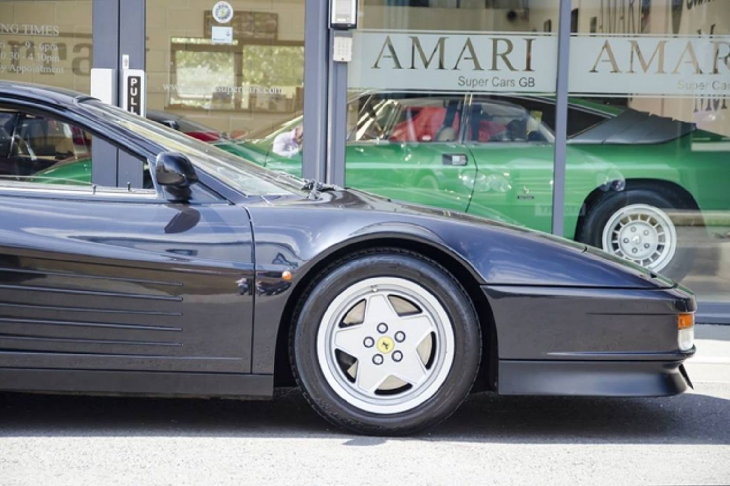 FERRARI TESTAROSSA COUPE 2dr
