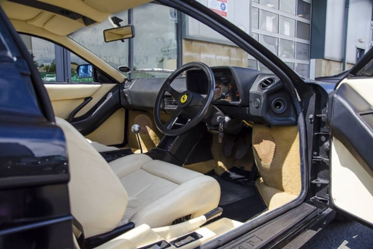 FERRARI TESTAROSSA COUPE 2dr