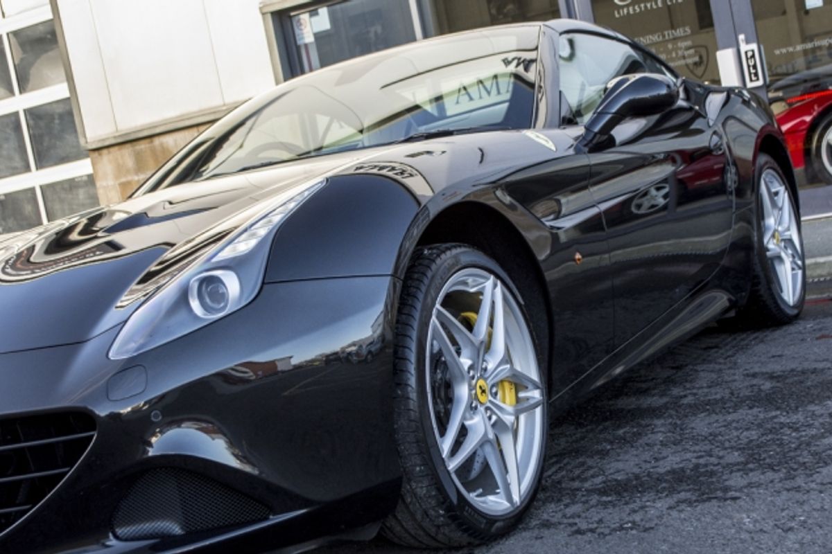 FERRARI CALIFORNIA CONVERTIBLE T Auto [HELE]