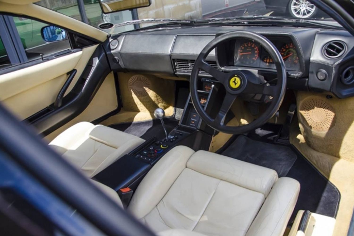 FERRARI TESTAROSSA COUPE 2dr