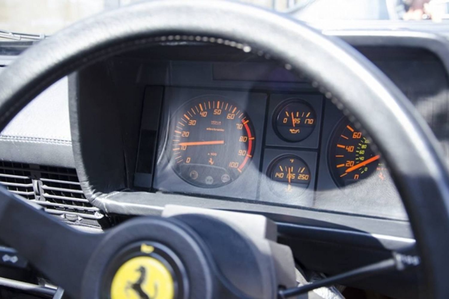 FERRARI TESTAROSSA COUPE 2dr