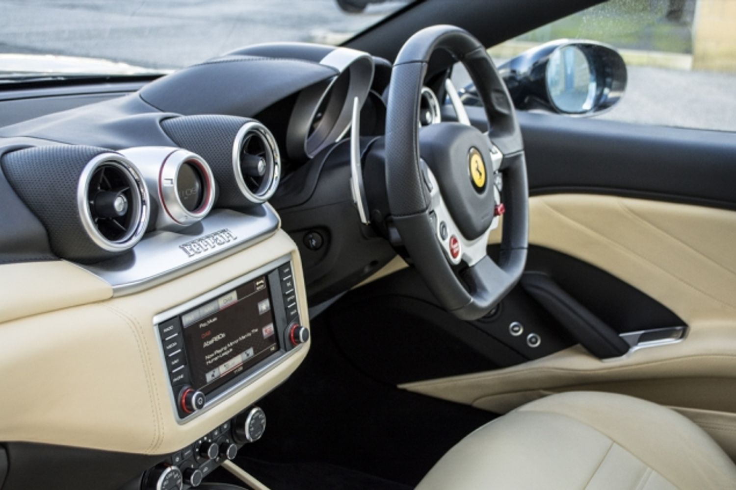 FERRARI CALIFORNIA CONVERTIBLE T Auto [HELE]