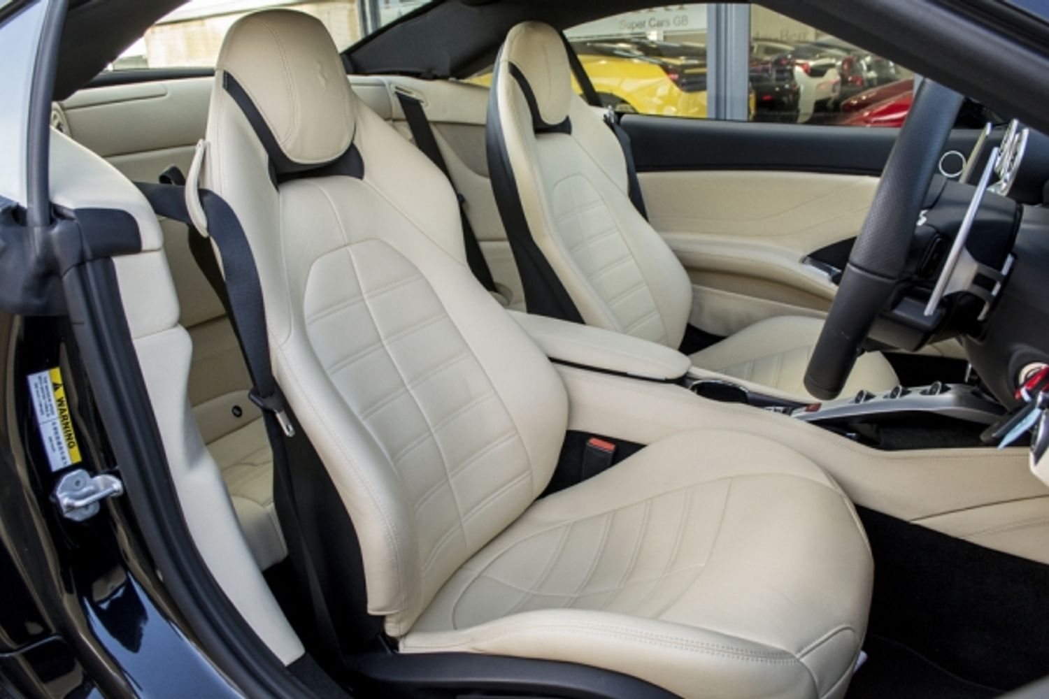 FERRARI CALIFORNIA CONVERTIBLE T Auto [HELE]