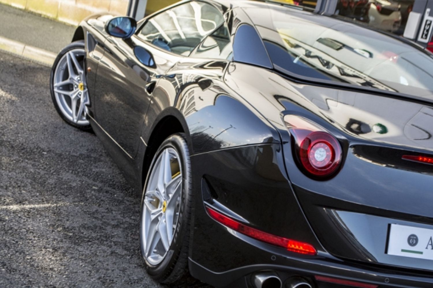 FERRARI CALIFORNIA CONVERTIBLE T Auto [HELE]