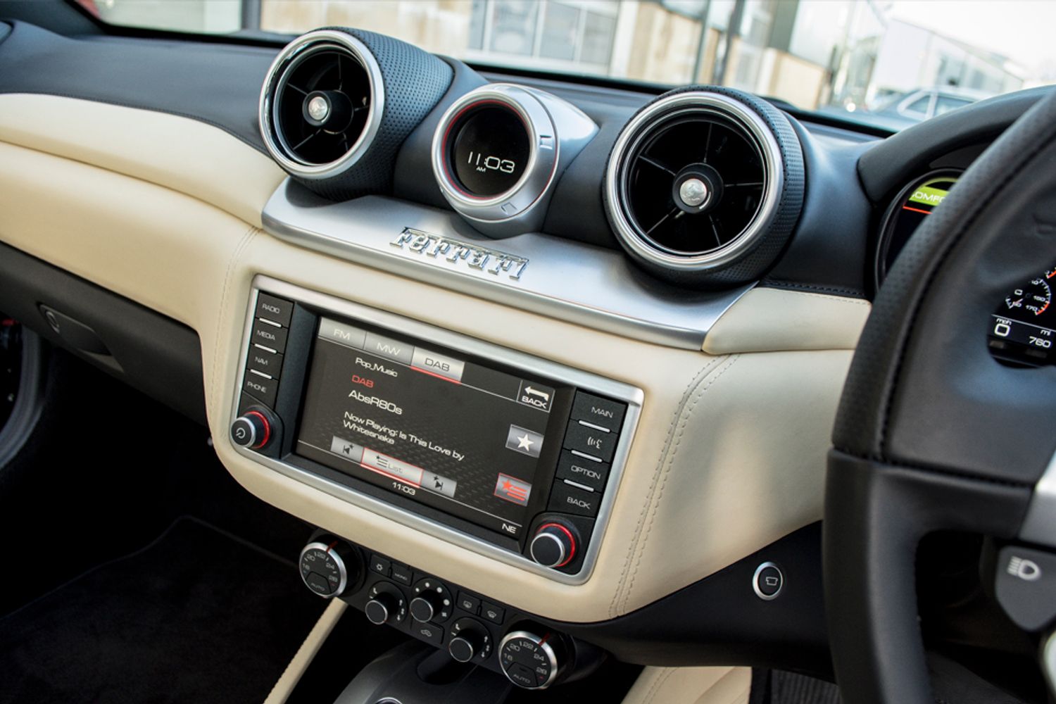 FERRARI CALIFORNIA CONVERTIBLE T Auto [HELE]
