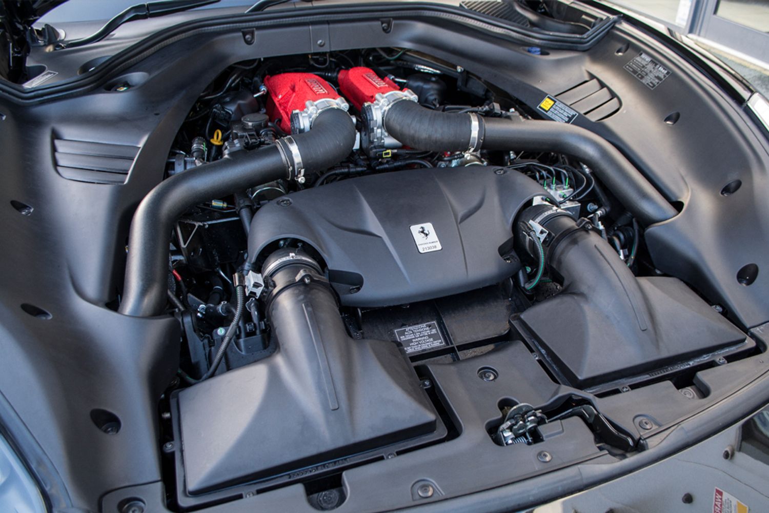 FERRARI CALIFORNIA CONVERTIBLE T Auto [HELE]