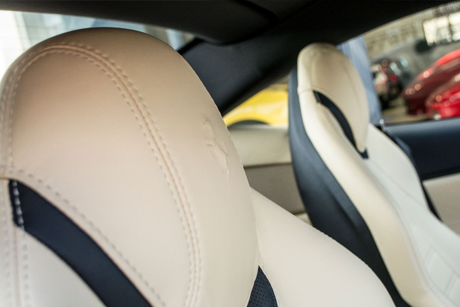 FERRARI CALIFORNIA CONVERTIBLE T Auto [HELE]