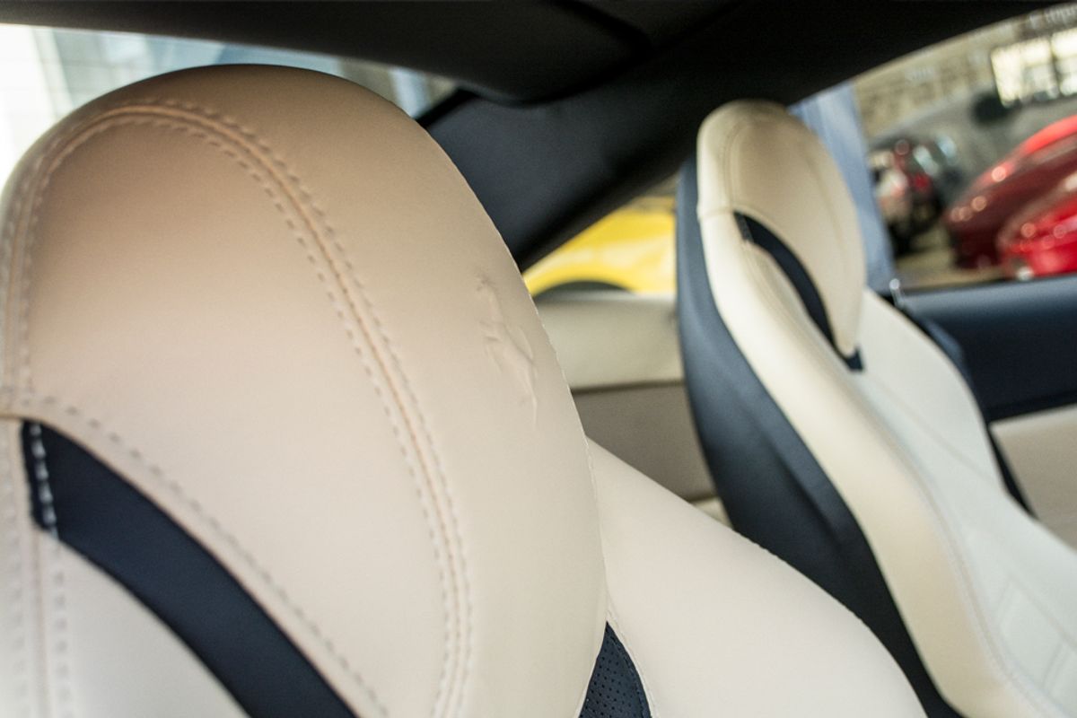 FERRARI CALIFORNIA CONVERTIBLE T Auto [HELE]