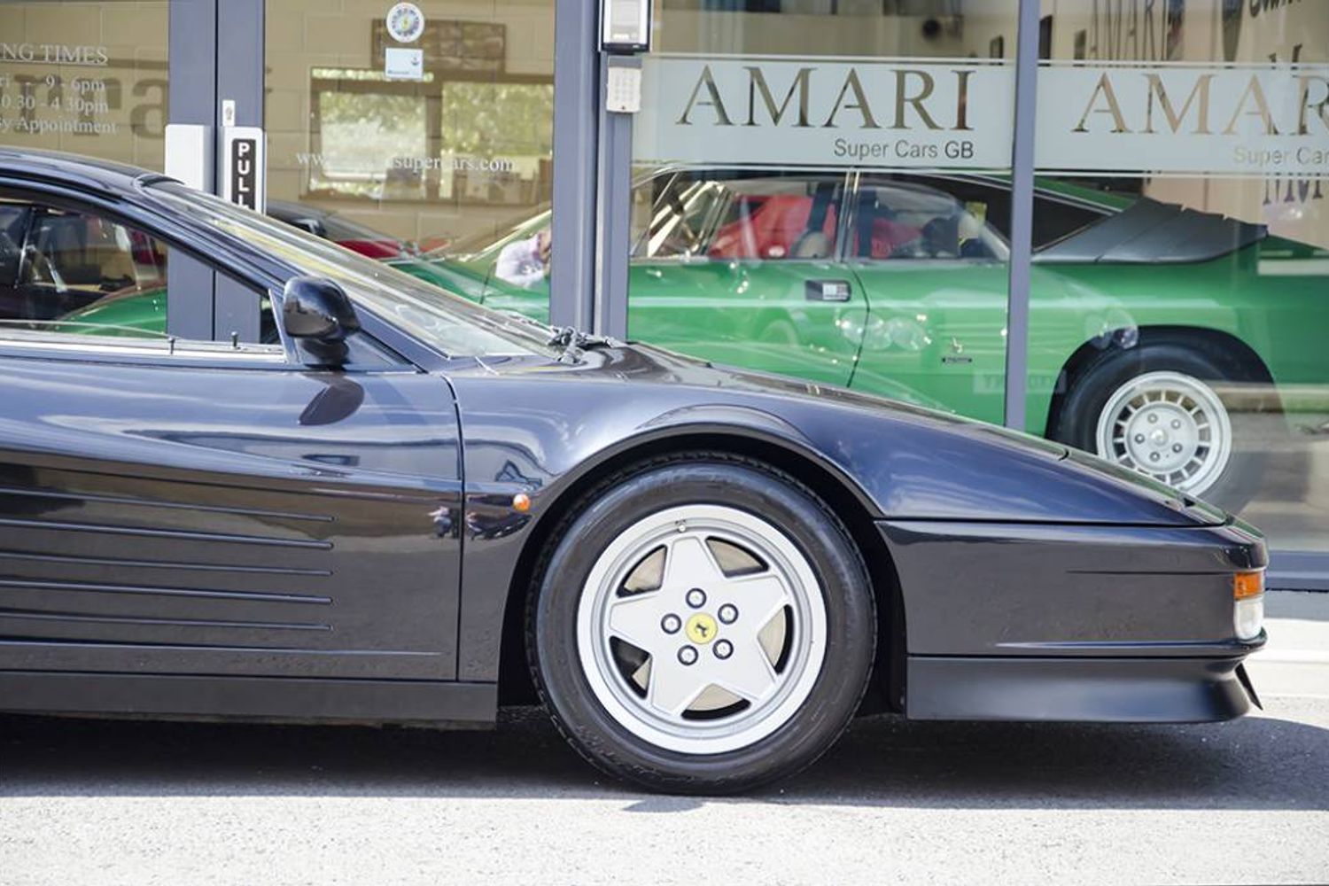 FERRARI TESTAROSSA COUPE 2dr