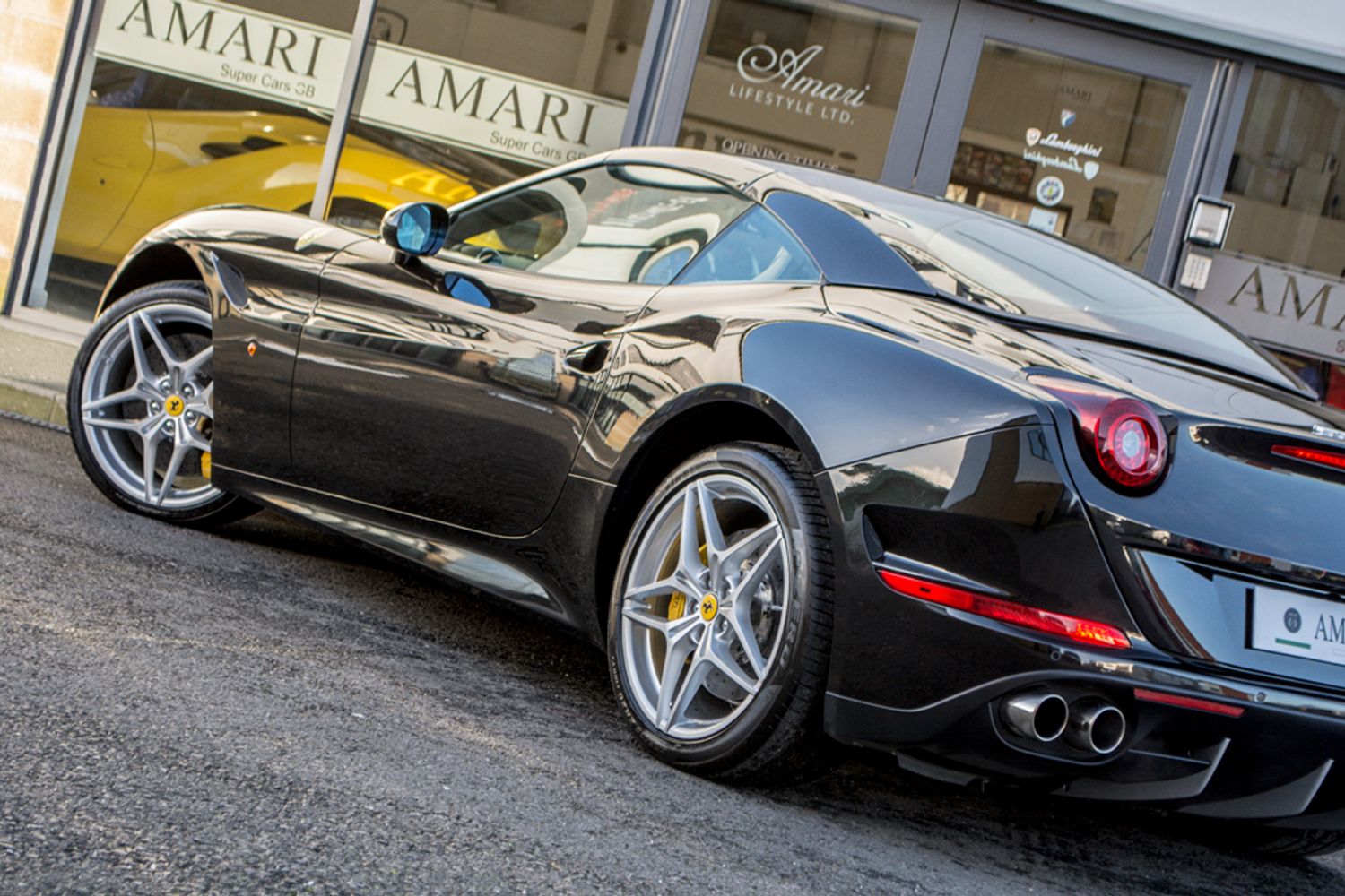 FERRARI CALIFORNIA CONVERTIBLE T Auto [HELE]