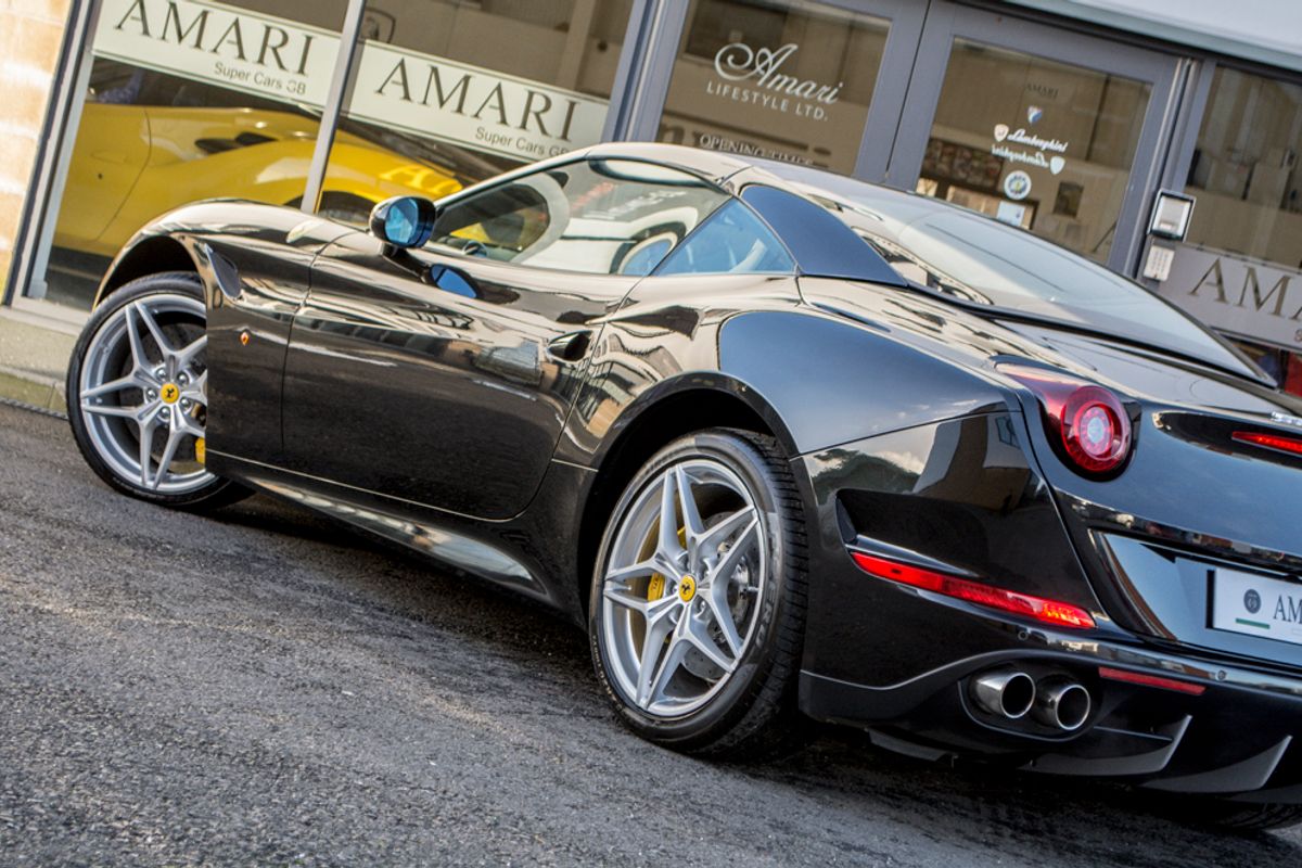 FERRARI CALIFORNIA CONVERTIBLE T Auto [HELE]