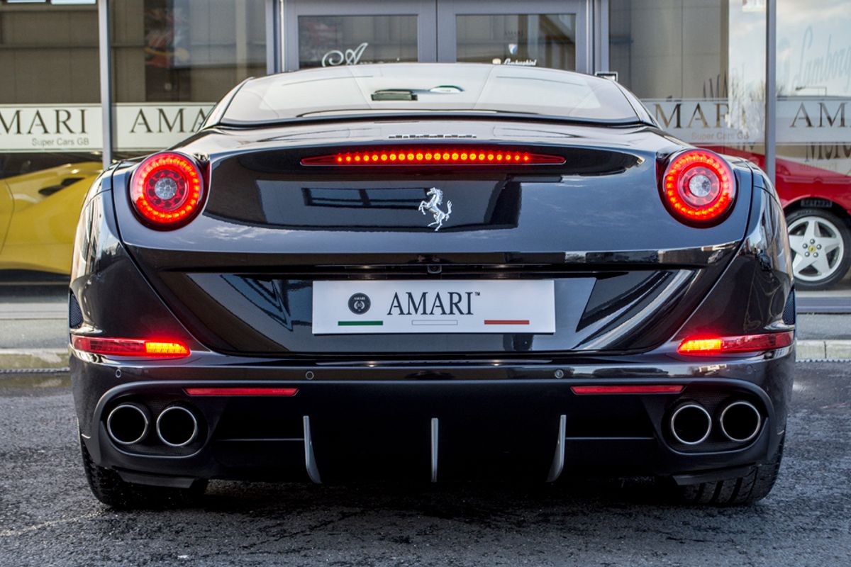 FERRARI CALIFORNIA CONVERTIBLE T Auto [HELE]