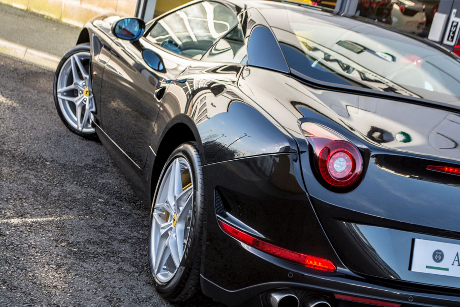 FERRARI CALIFORNIA CONVERTIBLE T Auto [HELE]