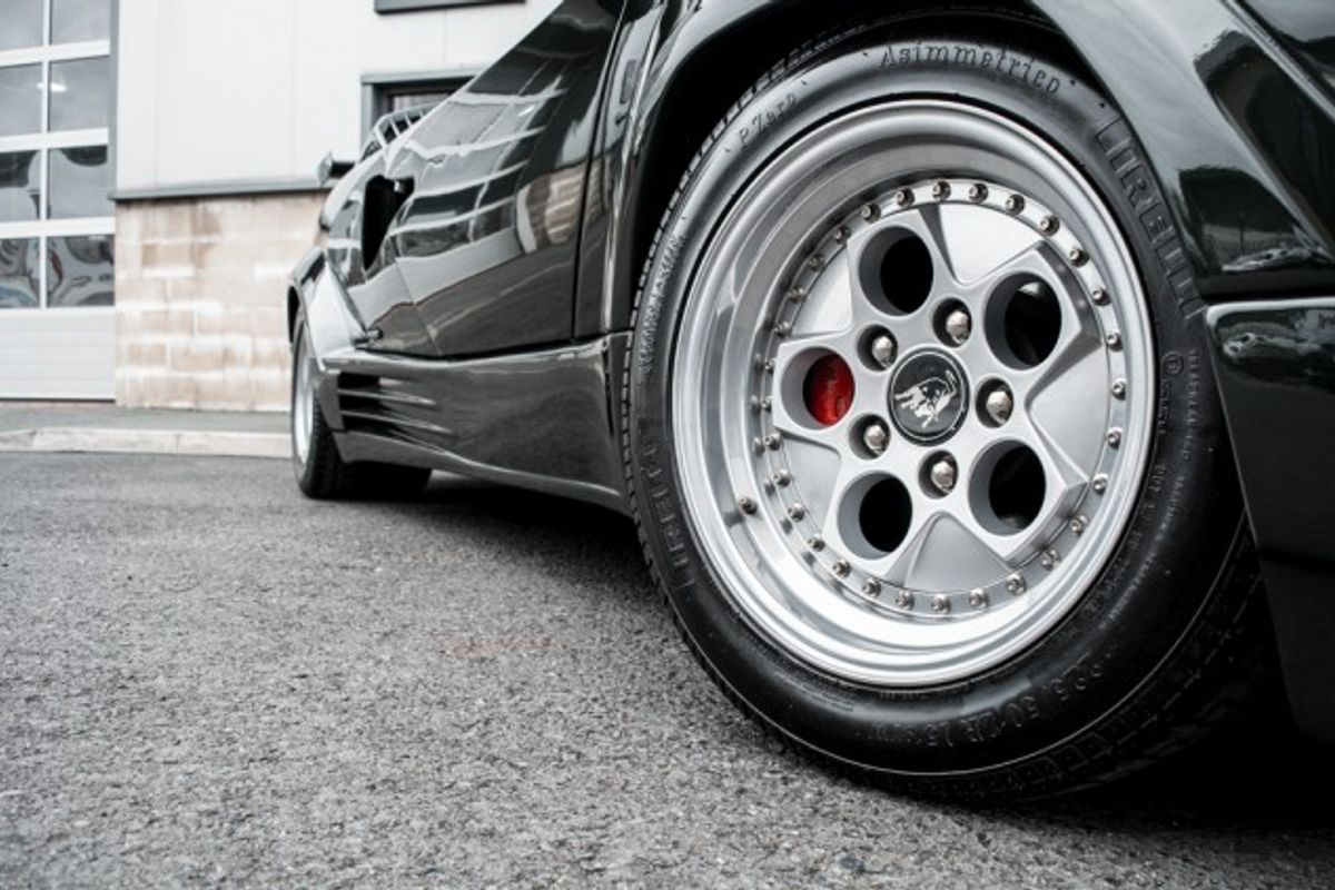 LAMBORGHINI Countach 25th Anniversary