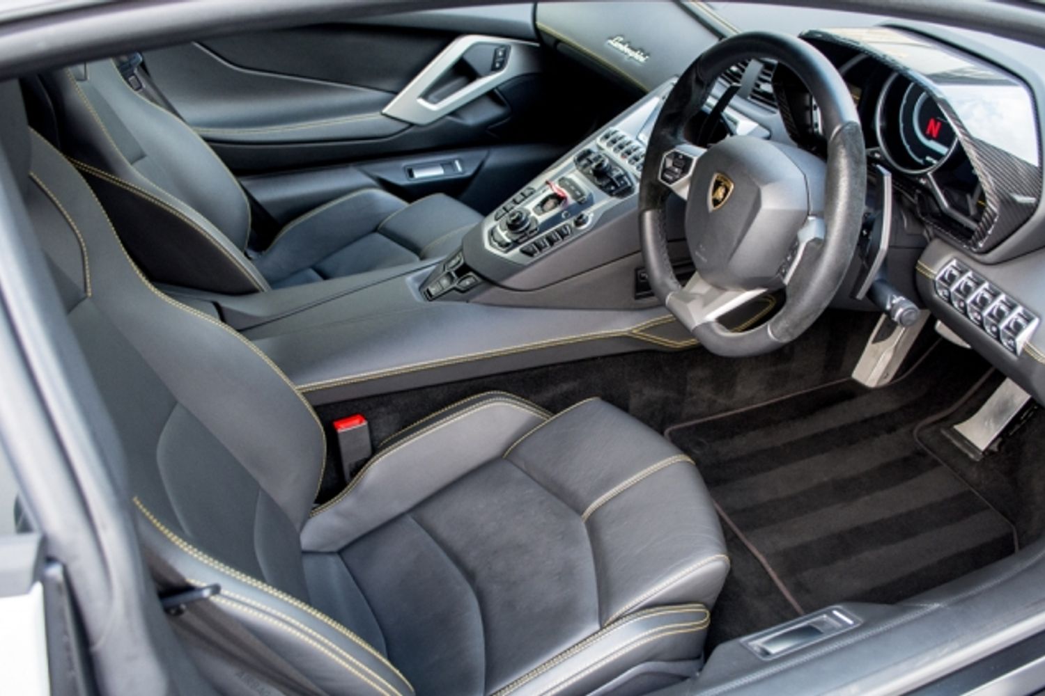 LAMBORGHINI AVENTADOR COUPE LP 700-4 ISR