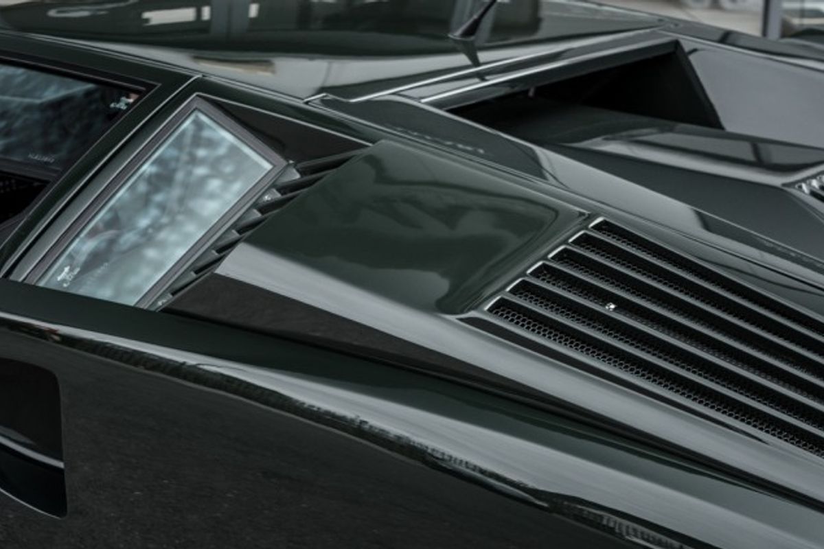 LAMBORGHINI Countach 25th Anniversary