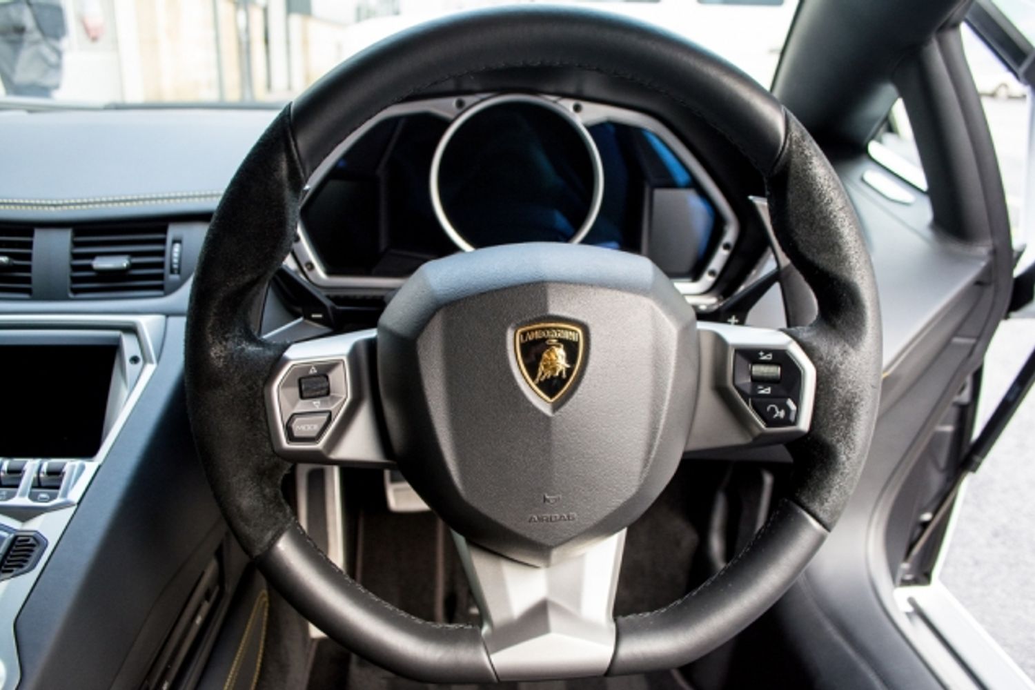 LAMBORGHINI AVENTADOR COUPE LP 700-4 ISR