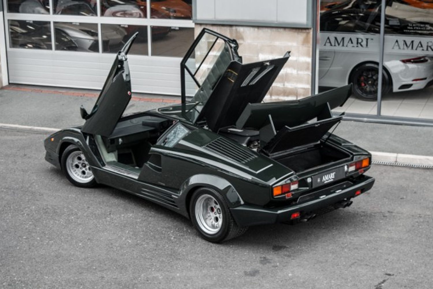 LAMBORGHINI Countach 25th Anniversary