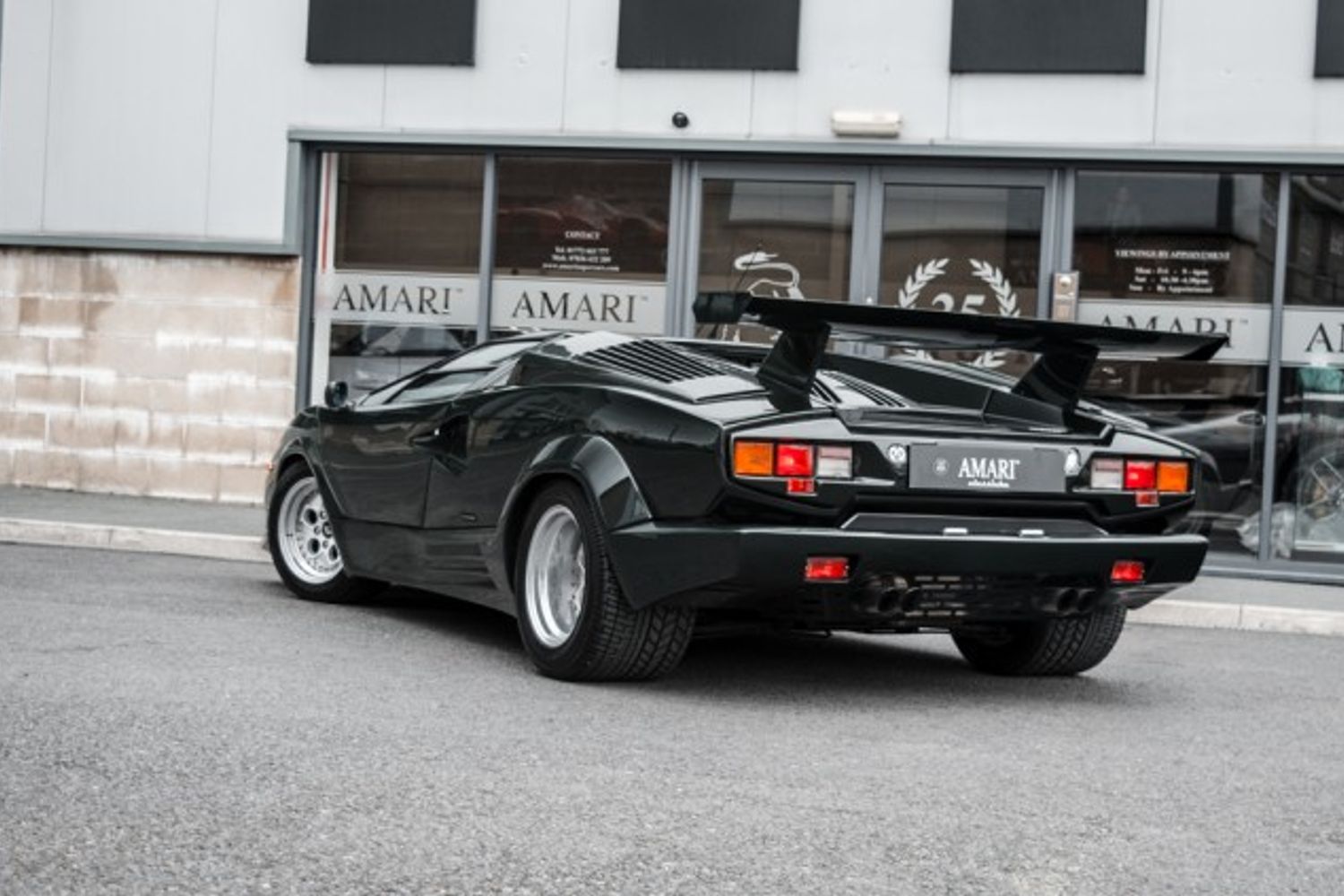 LAMBORGHINI Countach 25th Anniversary