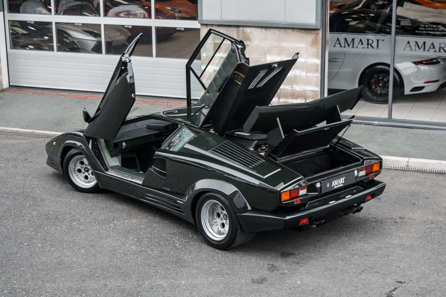 LAMBORGHINI Countach 25th Anniversary