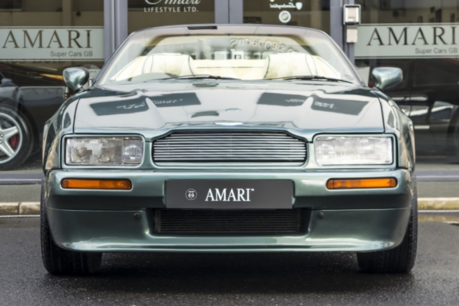 ASTON MARTIN VIRAGE CONVERTIBLE Volante Auto