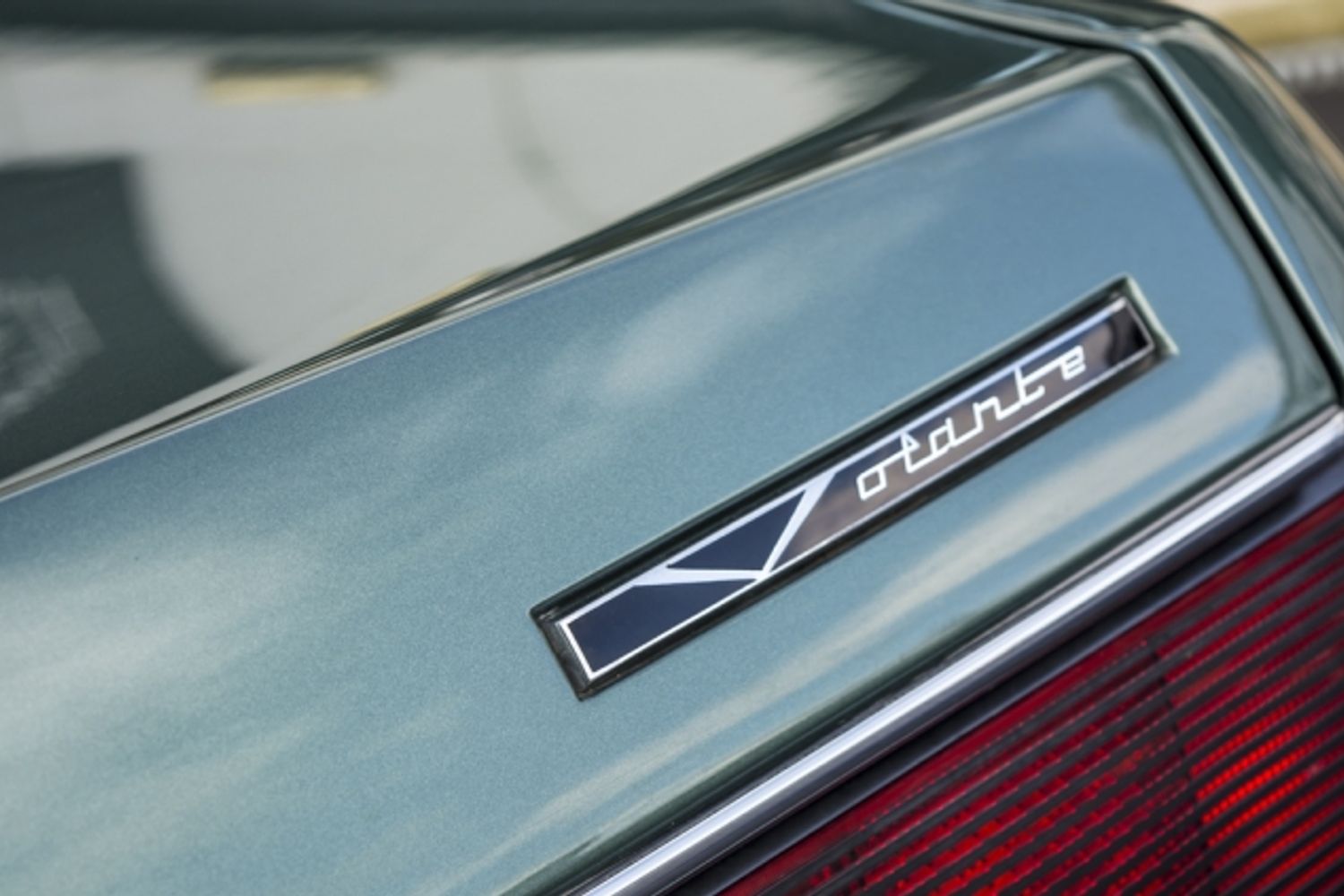 ASTON MARTIN VIRAGE CONVERTIBLE Volante Auto