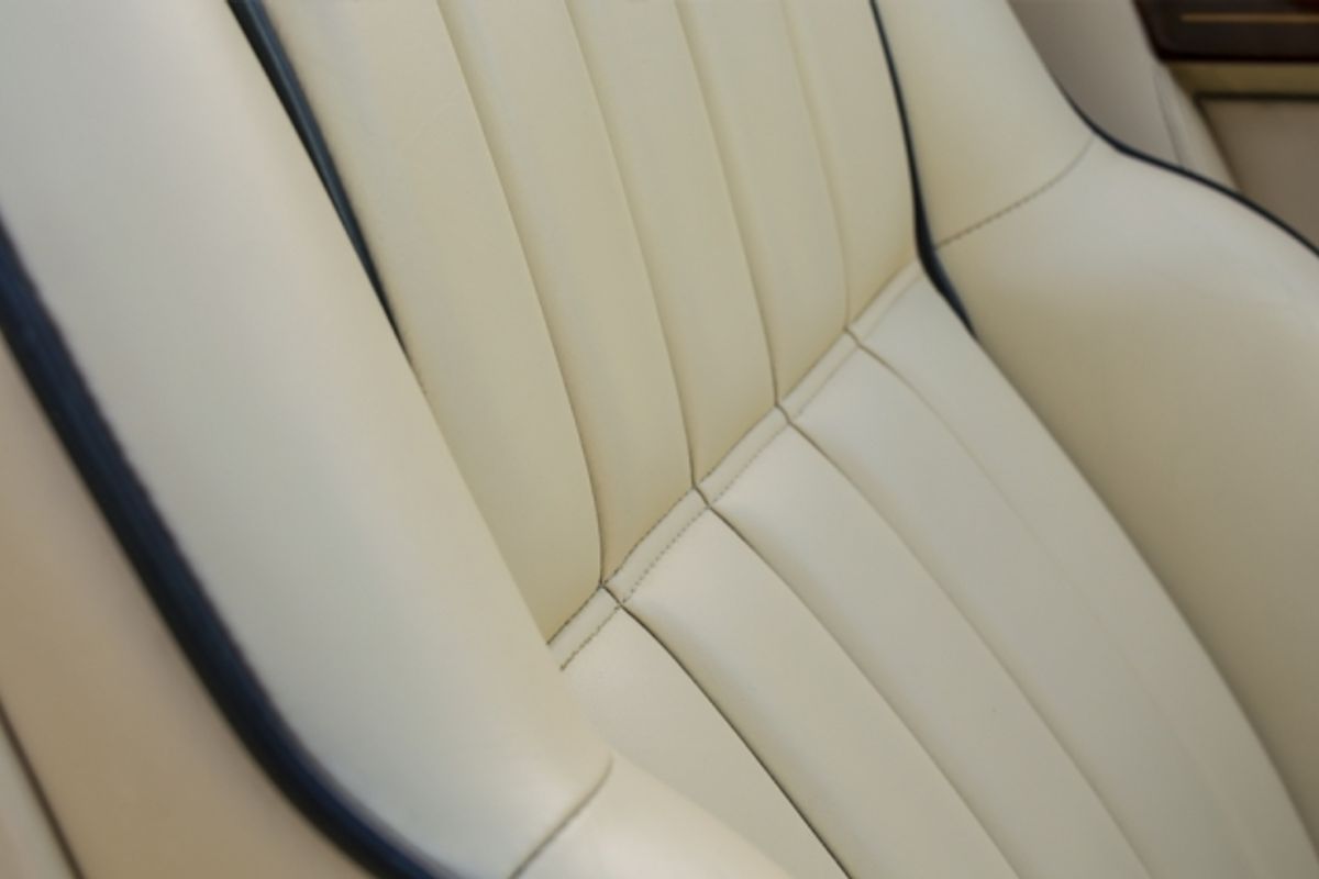ASTON MARTIN VIRAGE CONVERTIBLE Volante Auto