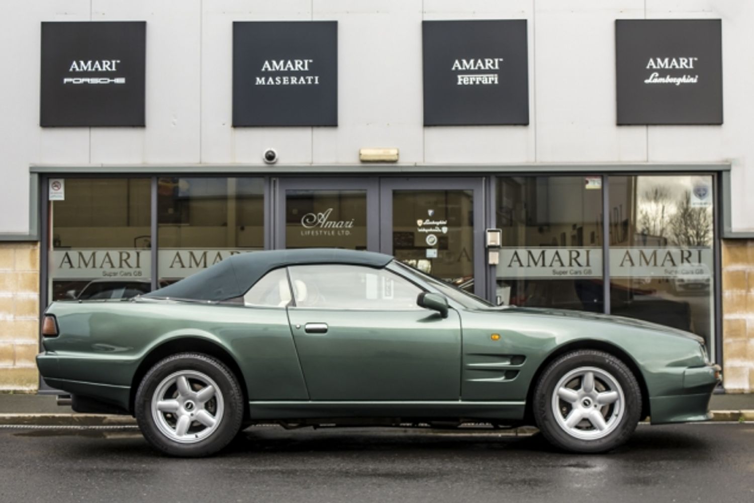 ASTON MARTIN VIRAGE CONVERTIBLE Volante Auto