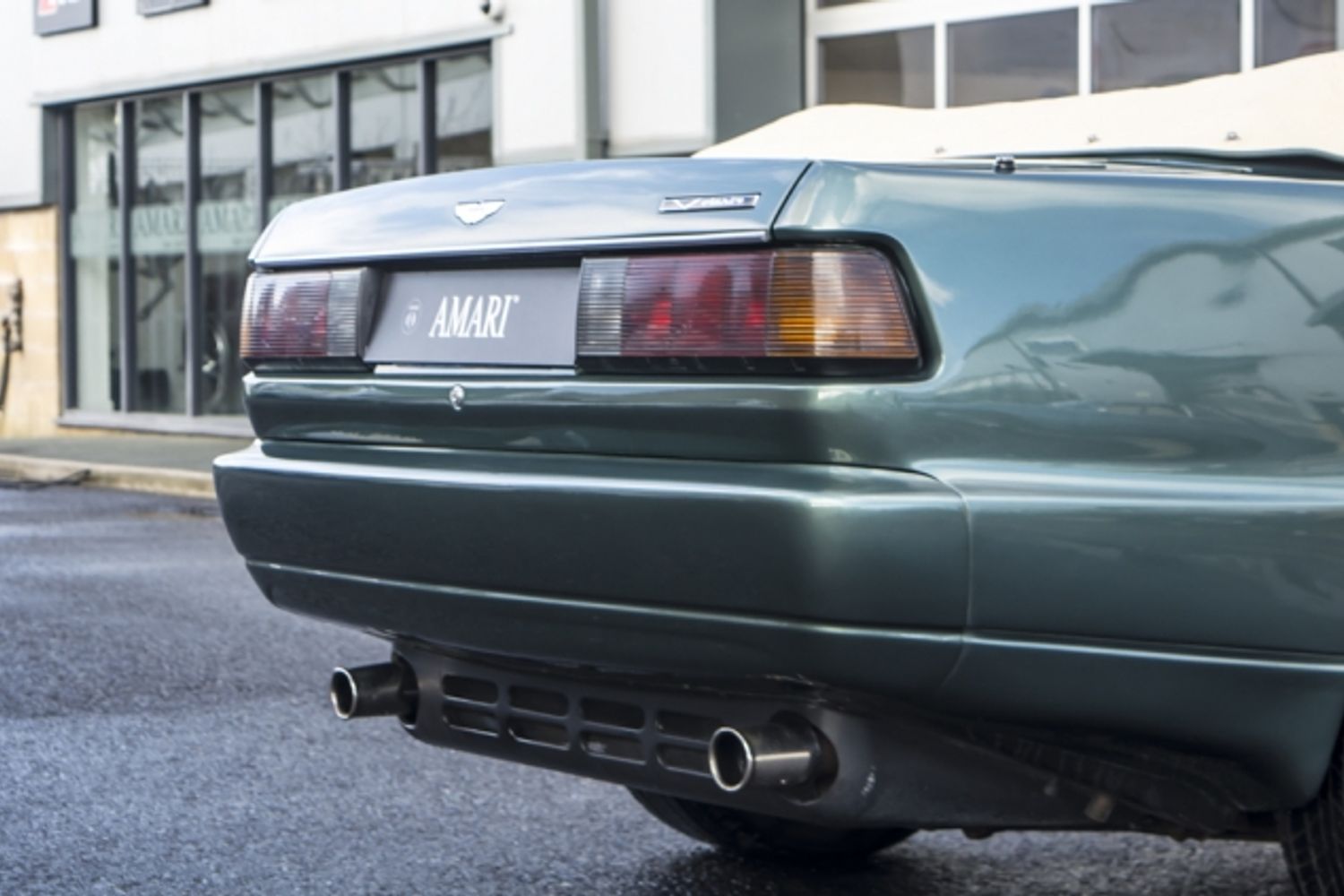 ASTON MARTIN VIRAGE CONVERTIBLE Volante Auto