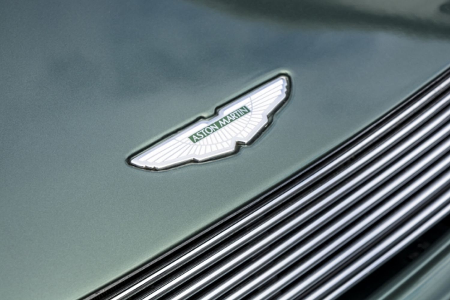 ASTON MARTIN VIRAGE CONVERTIBLE Volante Auto