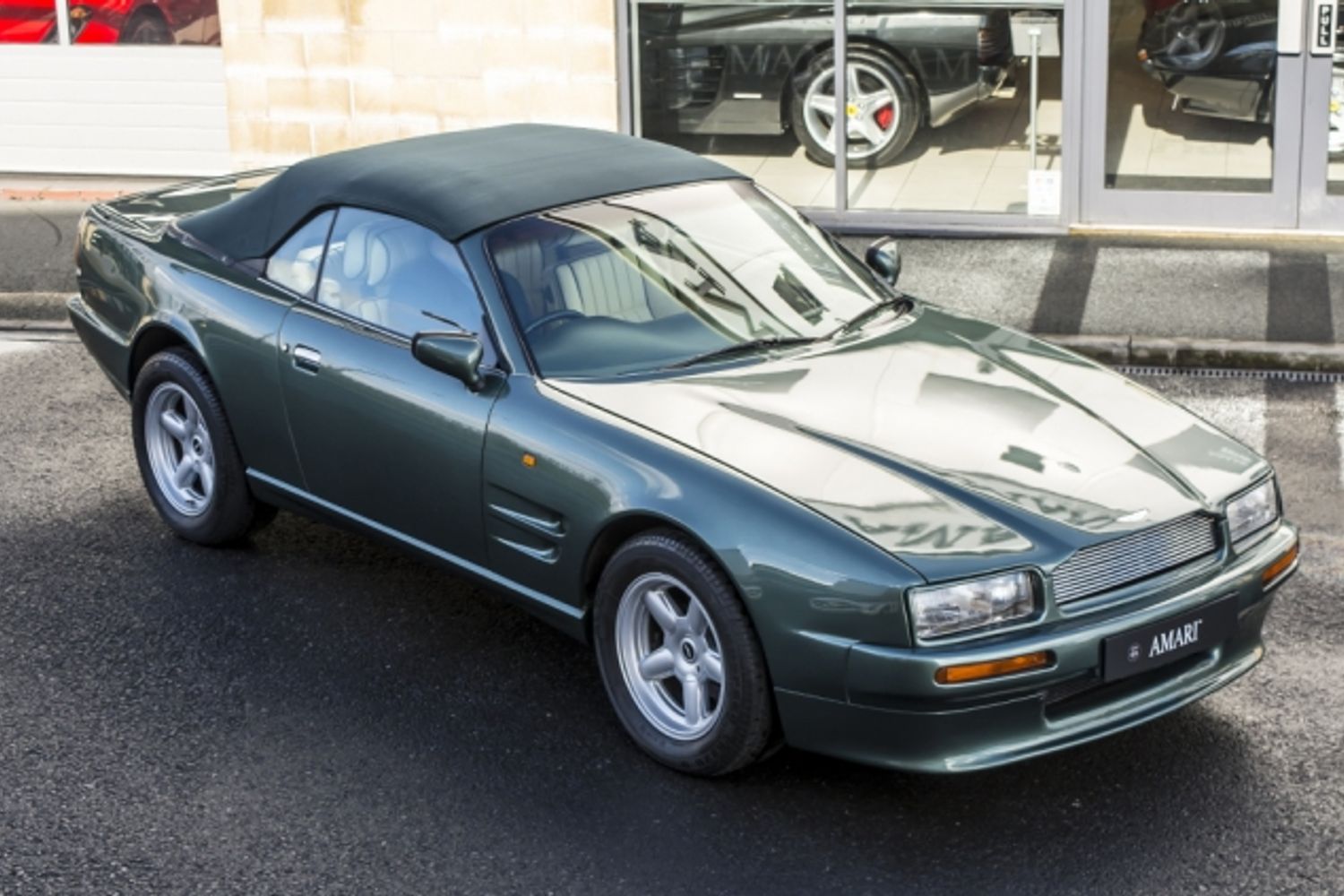 ASTON MARTIN VIRAGE CONVERTIBLE Volante Auto