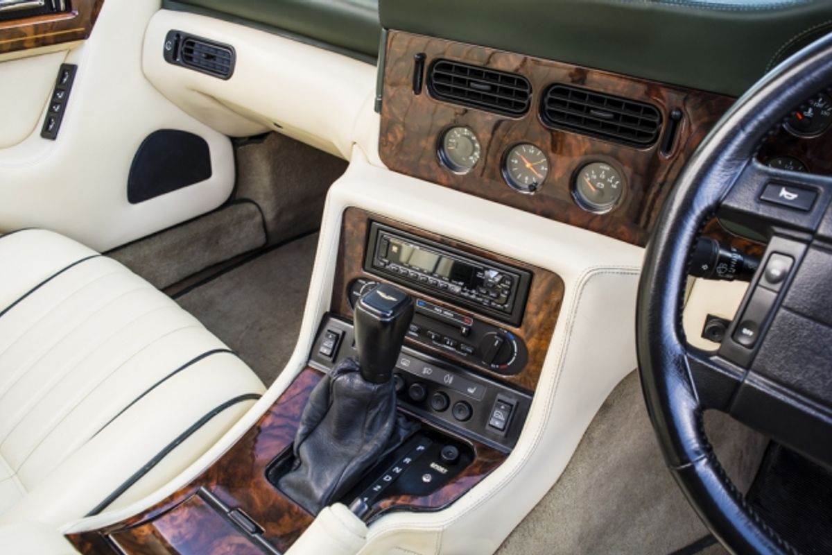 ASTON MARTIN VIRAGE CONVERTIBLE Volante Auto