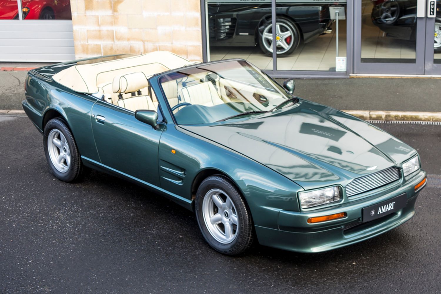 ASTON MARTIN VIRAGE CONVERTIBLE Volante Auto