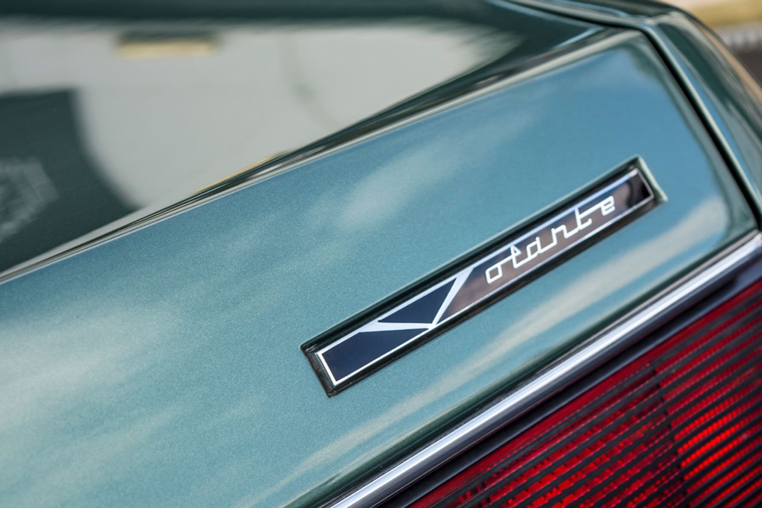 ASTON MARTIN VIRAGE CONVERTIBLE Volante Auto