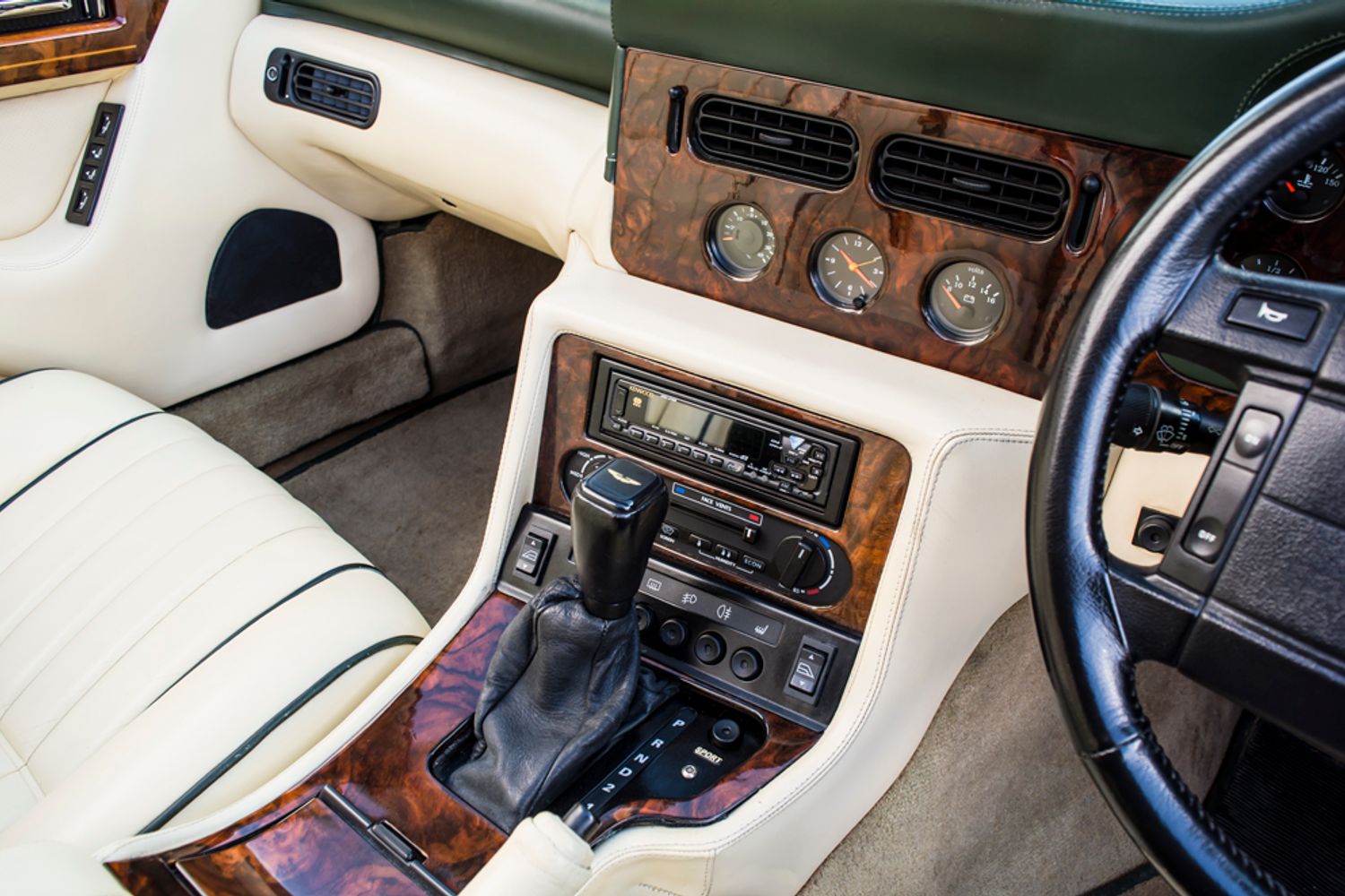 ASTON MARTIN VIRAGE CONVERTIBLE Volante Auto