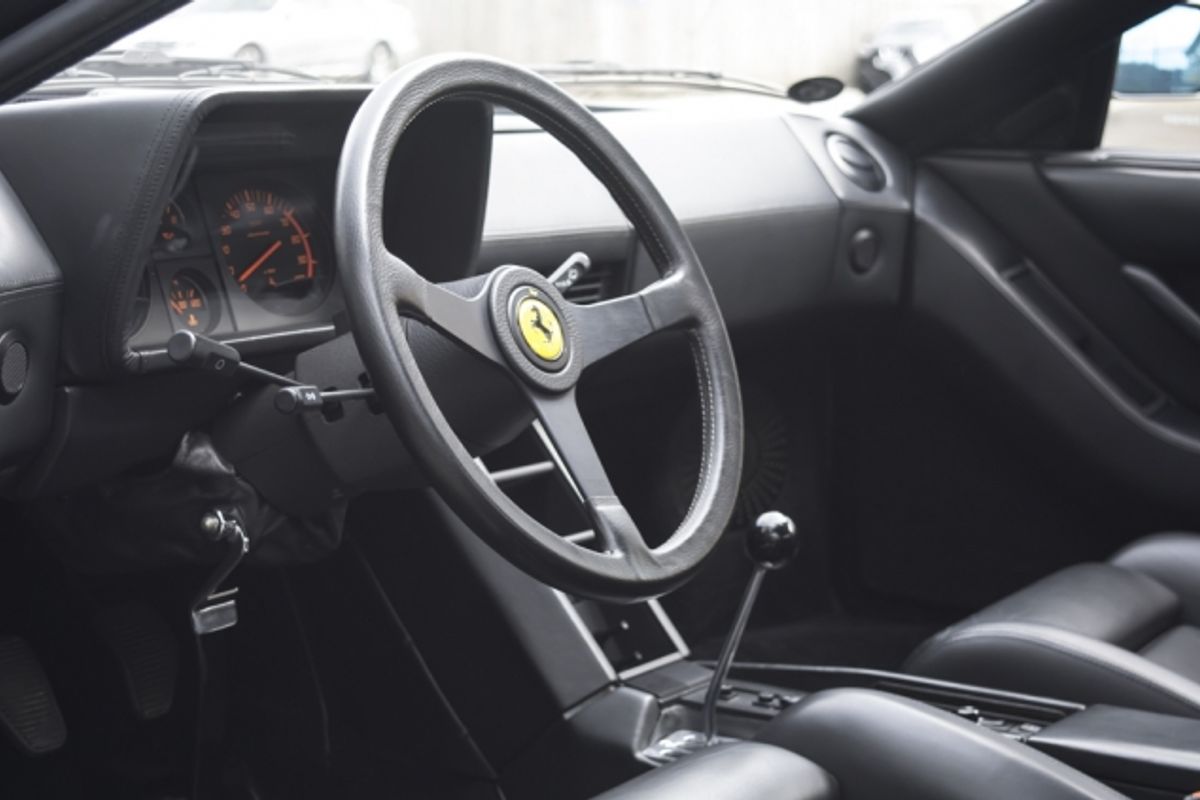 FERRARI TESTAROSSA COUPE 2dr