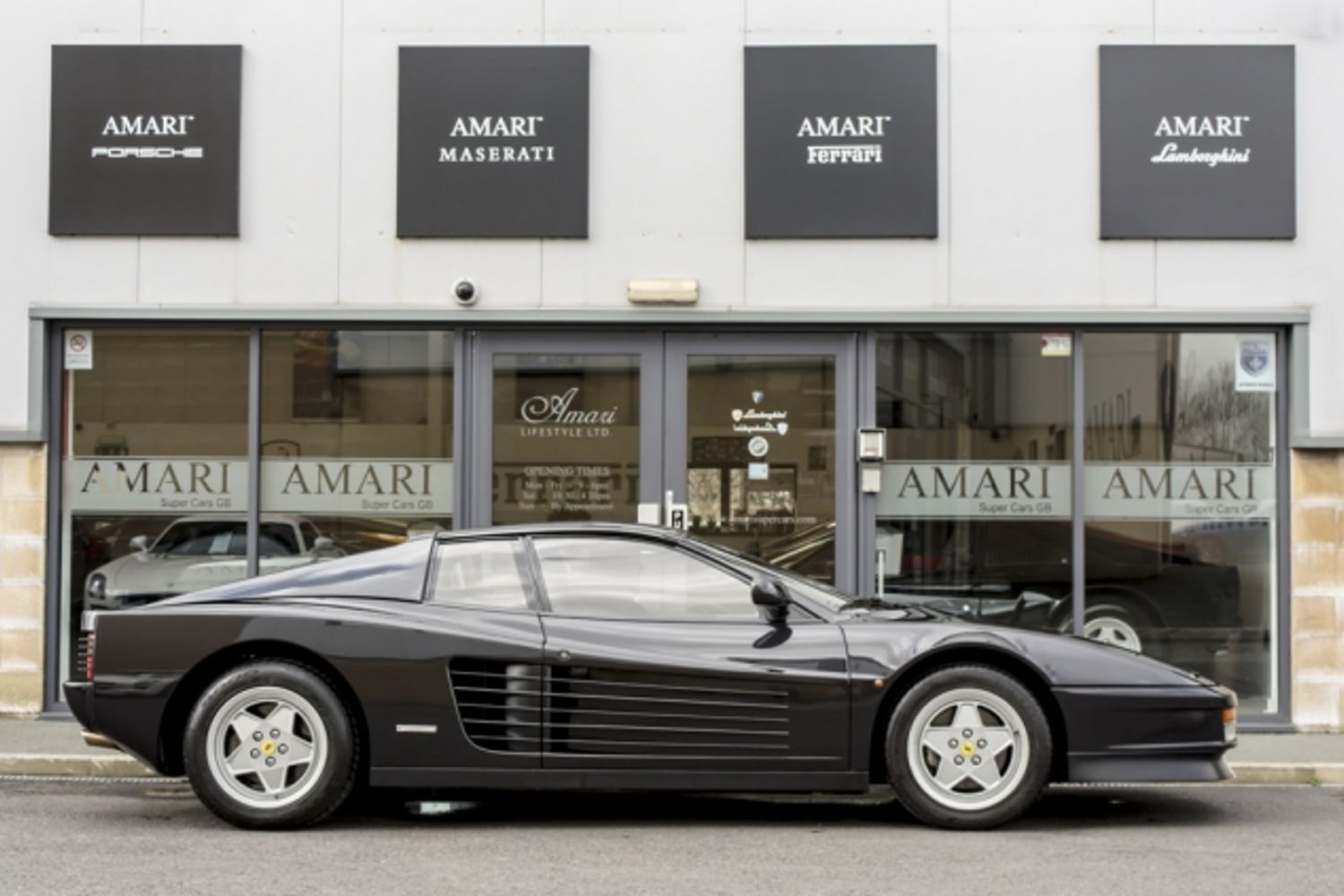 FERRARI TESTAROSSA COUPE 2dr