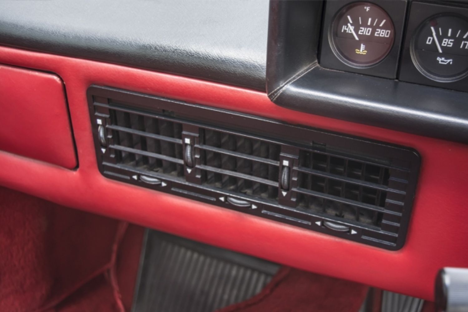 FERRARI MONDIAL COUPE QV
