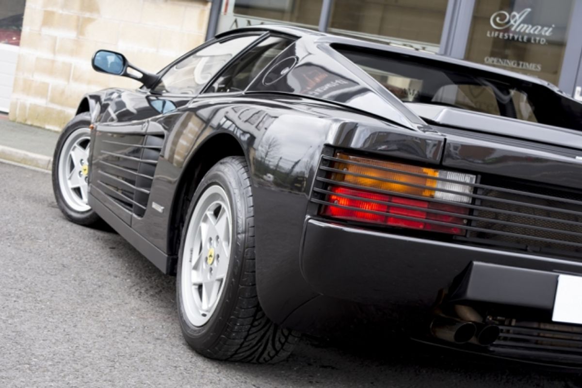 FERRARI TESTAROSSA COUPE 2dr