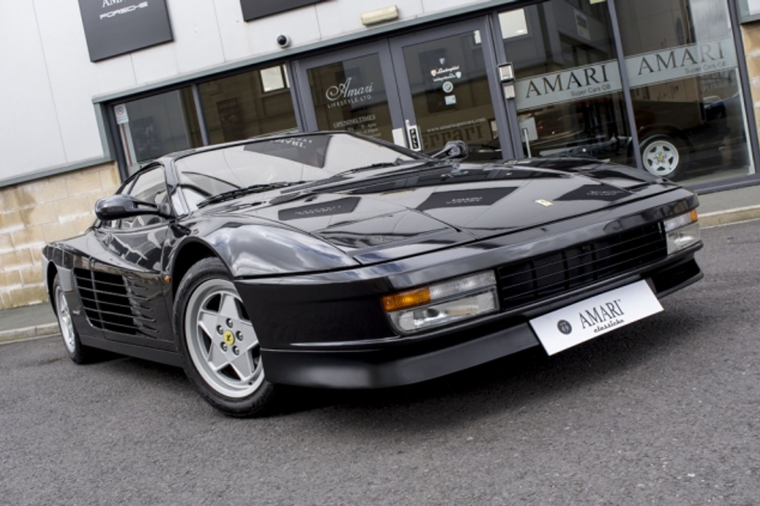 FERRARI TESTAROSSA COUPE 2dr
