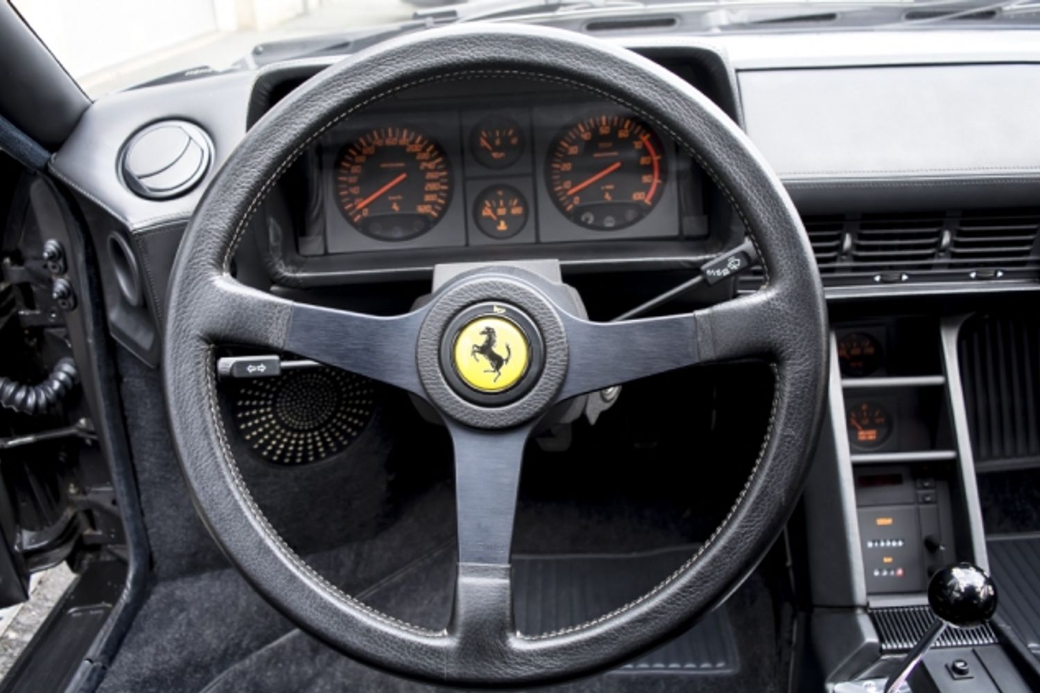 FERRARI TESTAROSSA COUPE 2dr
