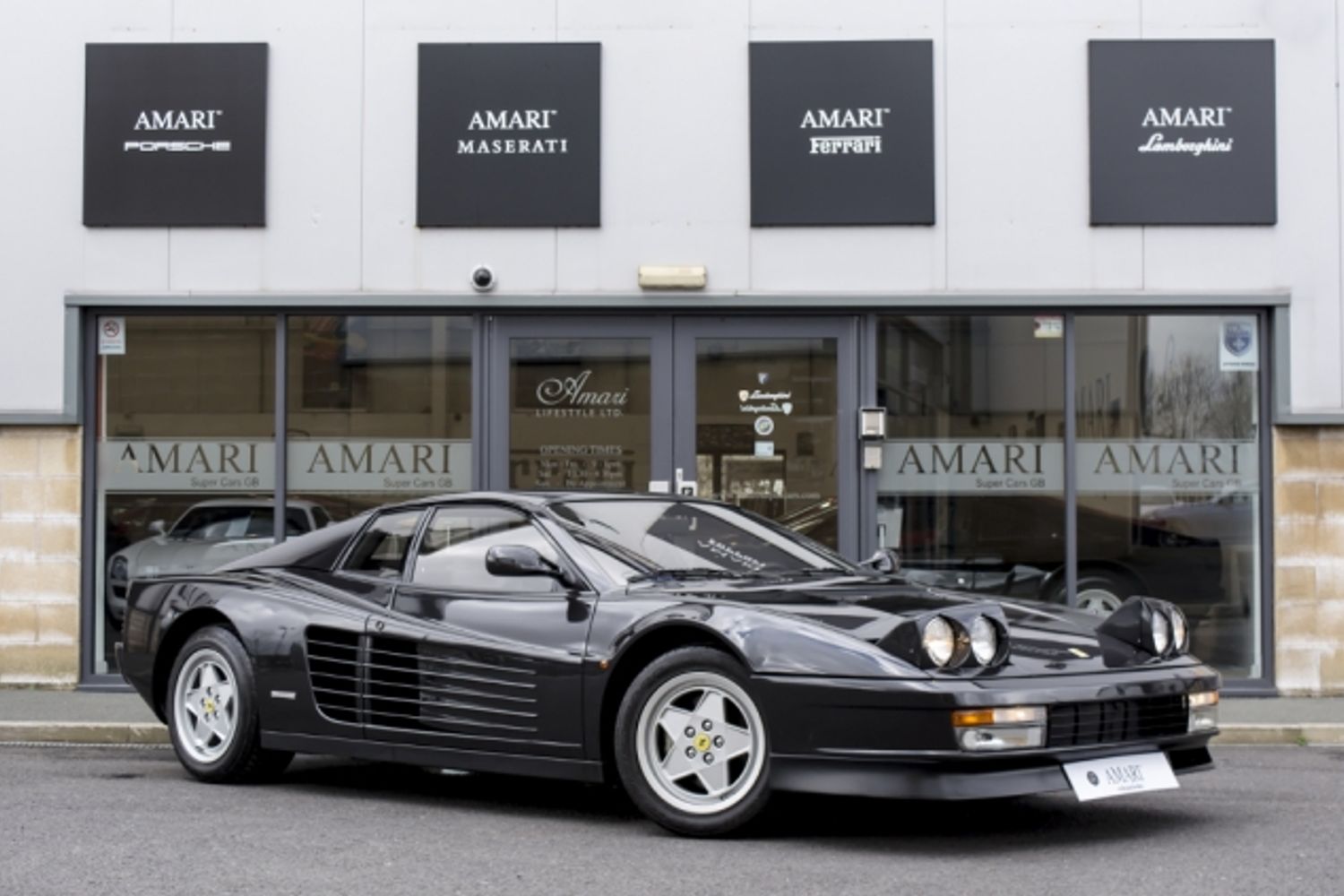 FERRARI TESTAROSSA COUPE 2dr