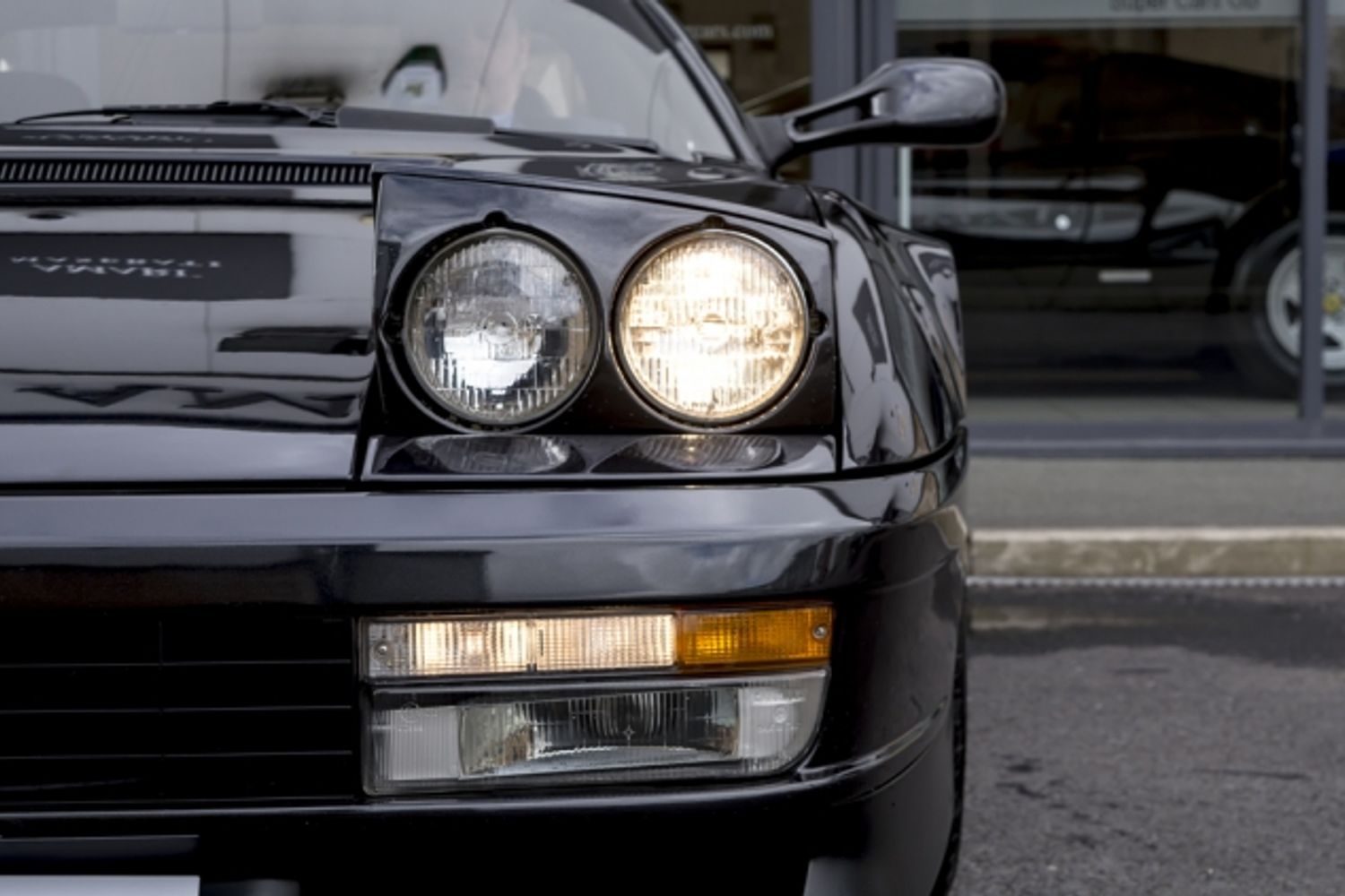 FERRARI TESTAROSSA COUPE 2dr