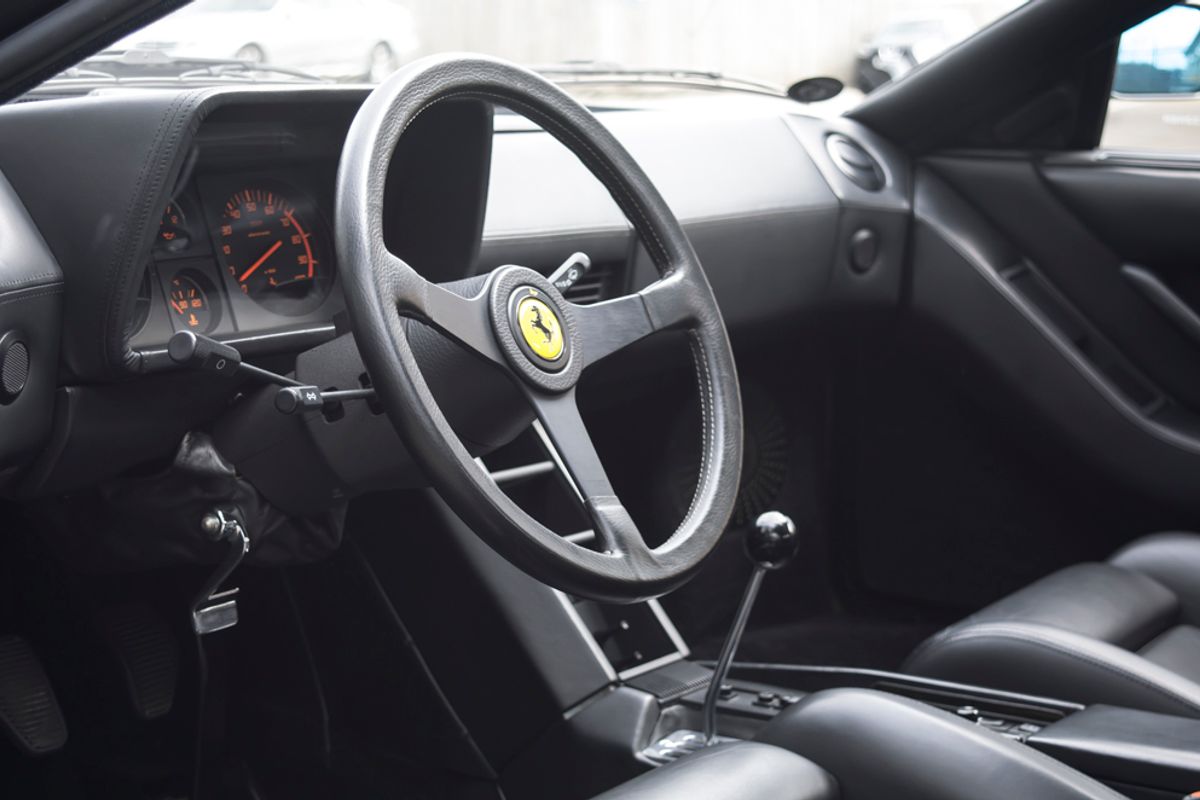 FERRARI TESTAROSSA COUPE 2dr